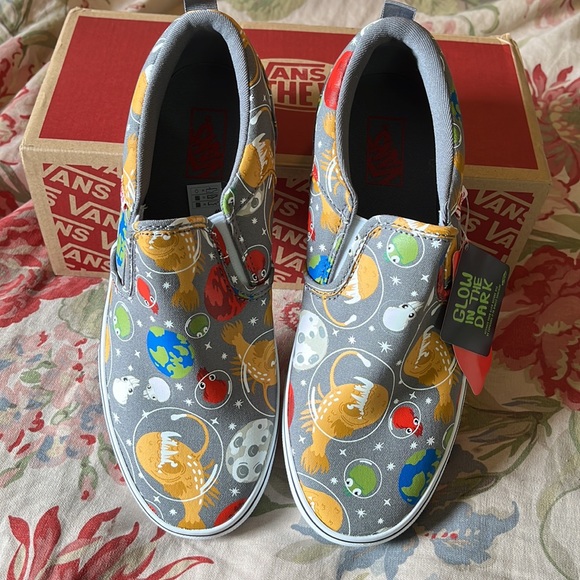 VANS Size 7 YOUTH Glow-In-Dark Martian UFO Earth Astronaut $79 NEW - Picture 3 of 16